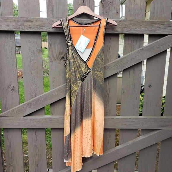 seven waves Dresses & Skirts - 🌼Seven Waves Assymetrical Sundress Size Medium